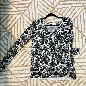 Ann Taylor Loft extremely comfy sweater with black detail